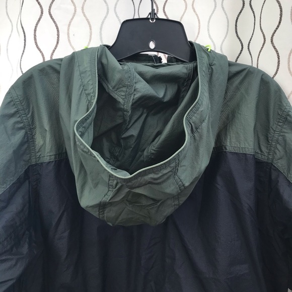 Under Armour Sportswear Track Jacket in Medium - Picture 8 of 16